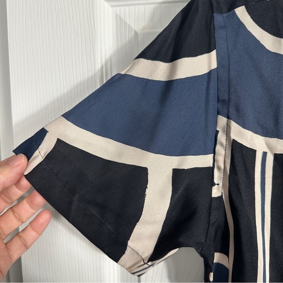 Reiss Deco Geometric Print Shirt, size M, point collar, polyester, new with tags - Picture 8 of 15